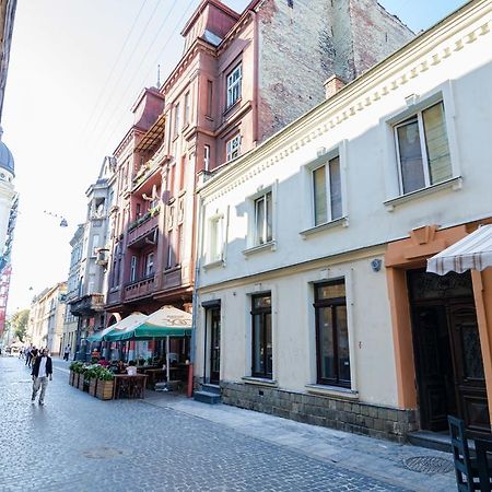 Apartamenty Lesi Ukrainky 17 Λβιβ Εξωτερικό φωτογραφία